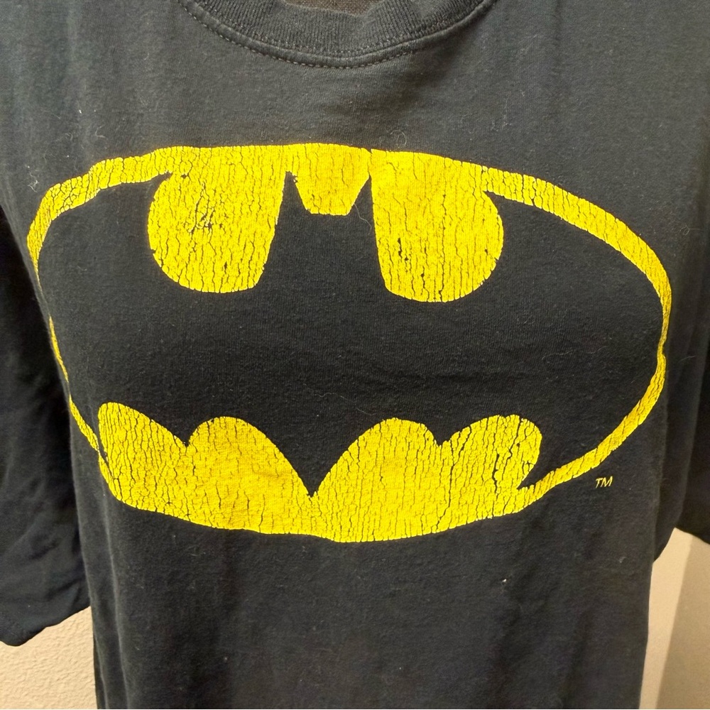 Batman DC Comics Logo Graphic Tee Black Distressed Superhero Shirt 2XL - Picture 3 of 8